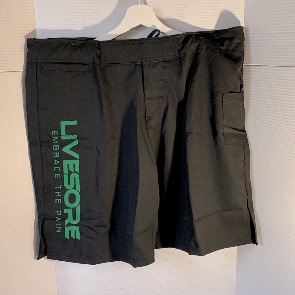 Live Sore men’s short
